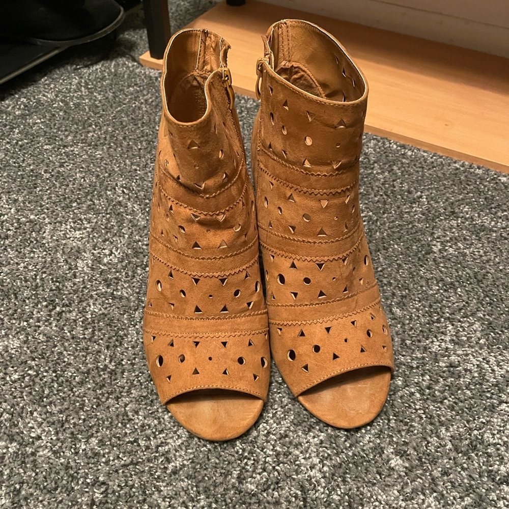 Cognac Cutout Peep Toe